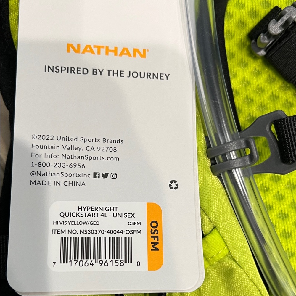 New Nathan QuickStart 2.0 4L hydration pack with 1.5 L bladder - Picture 2 of 6